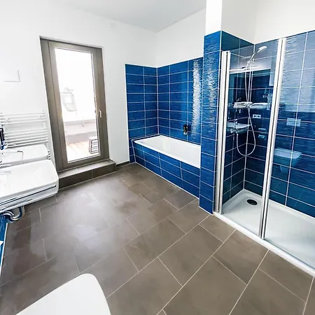 Best Western Plus Royal Suites-3